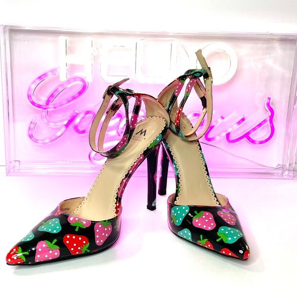 Madison Shoes - 🍓🍓🍓Strawberry Print High Heels!